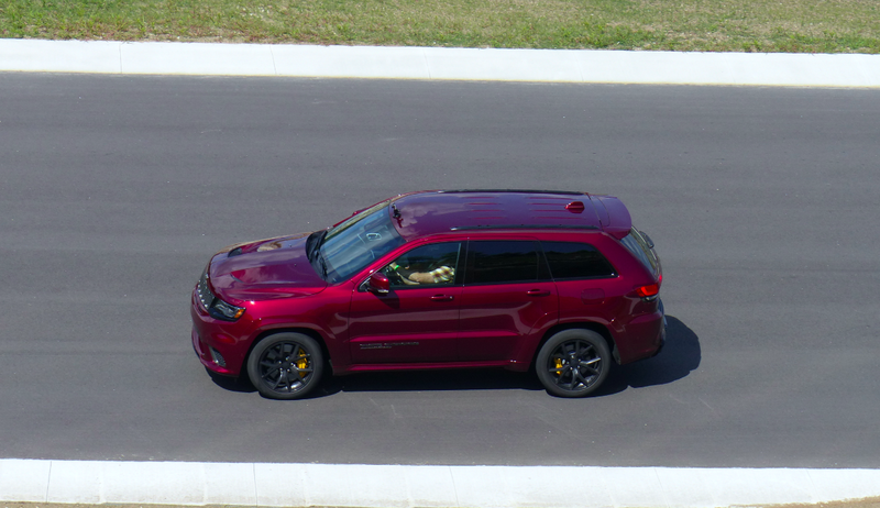Illustration for article titled The 707 Horsepower 2018 Jeep Trackhawk Is America’s Most Practical Supercar